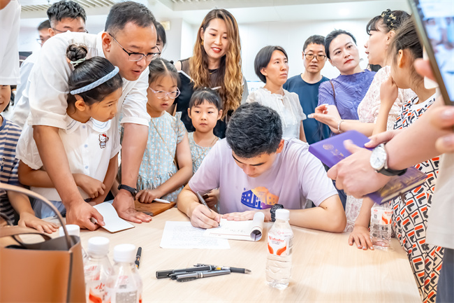 沈阳卷烟厂举办高考状元读书分享会 知识接力助力青春成长 